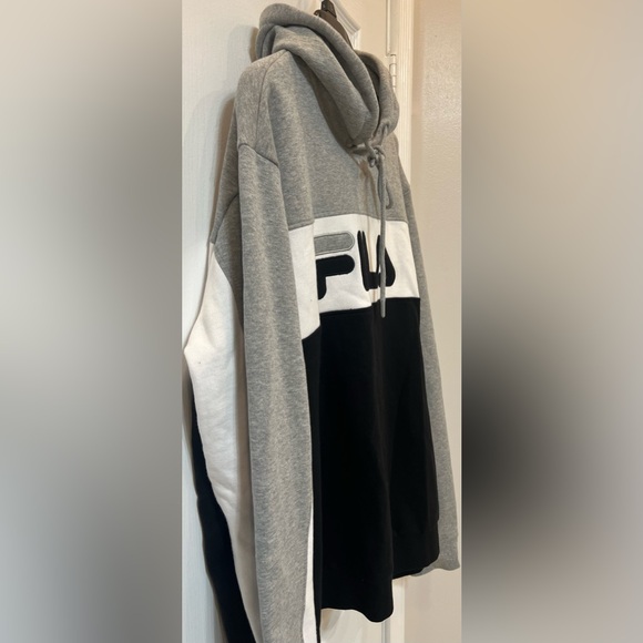 FILA Sweatshirt & Fleece Logo Men. Made in China . Size: US: XXL . Almost New - Picture 6 of 9